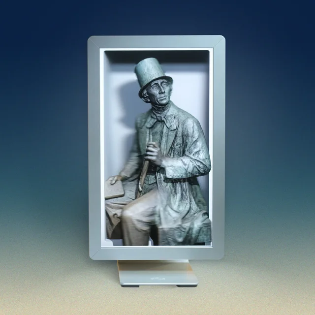 A portrait-format Looking Glass 27-inch display showing a sculptural figure of Abraham Lincoln.